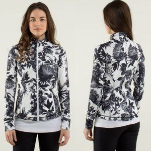 Lululemon Forme Jacket Size 8 in Brisk Bloom
